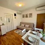 In 54403 Апартаменты