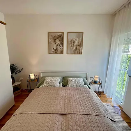 In 54403 Apartment *