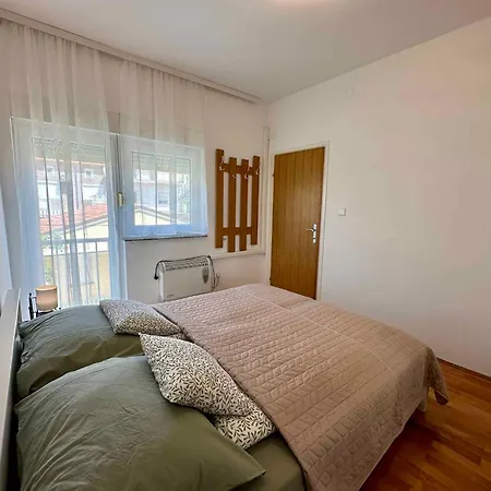 Apartment In 54403